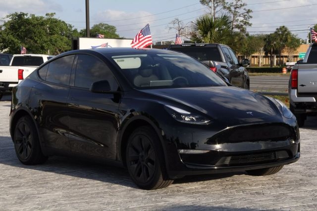 image vehicle 2024 TESLA MODEL Y