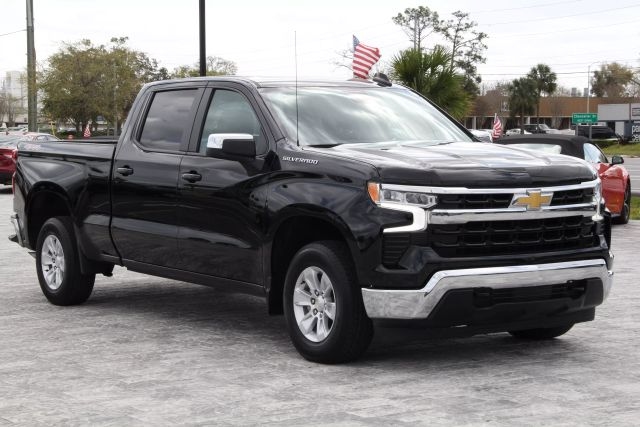 image vehicle 2023 CHEVROLET SILVERADO 1500 CREW CAB