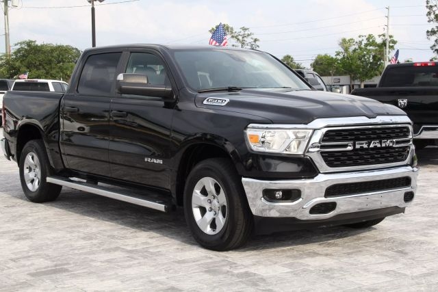 image vehicle 2023 RAM 1500 CREW CAB