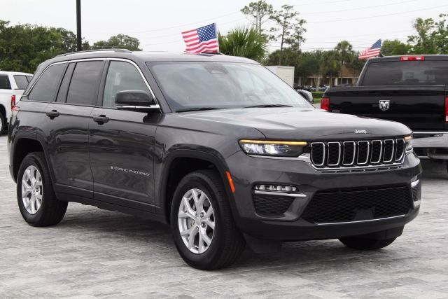 image vehicle 2023 JEEP GRAND CHEROKEE