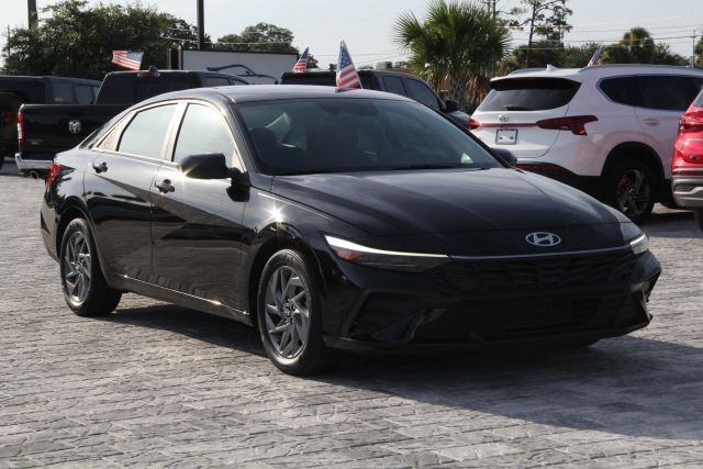 image vehicle 2024 HYUNDAI ELANTRA