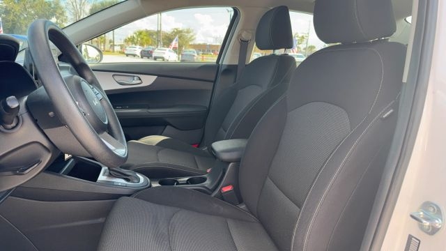 image vehicle 2024 KIA FORTE