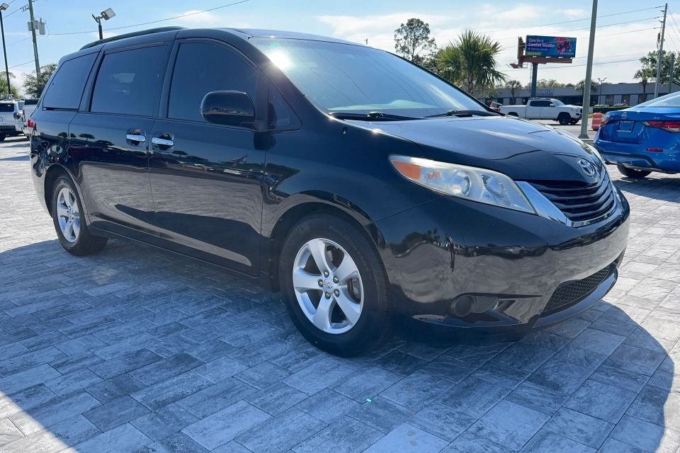2012 Toyota Sienna LE